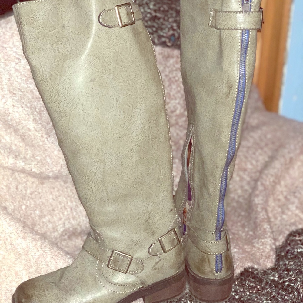 Slate gray knee high boots, size 6. Buckle detail.